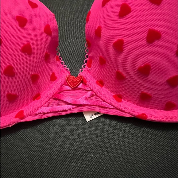 CLEARANCE Victoria’s Secret Satin Heart Push up bra 34C and Cheeky Panty Lge - Picture 3 of 7